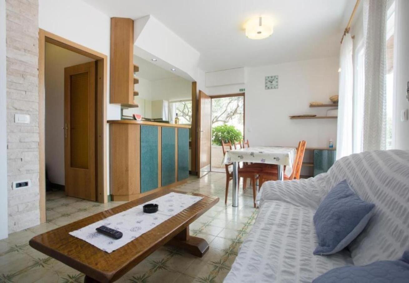 פוסטיר Apartments Damir - 80 M From Beach מראה חיצוני תמונה