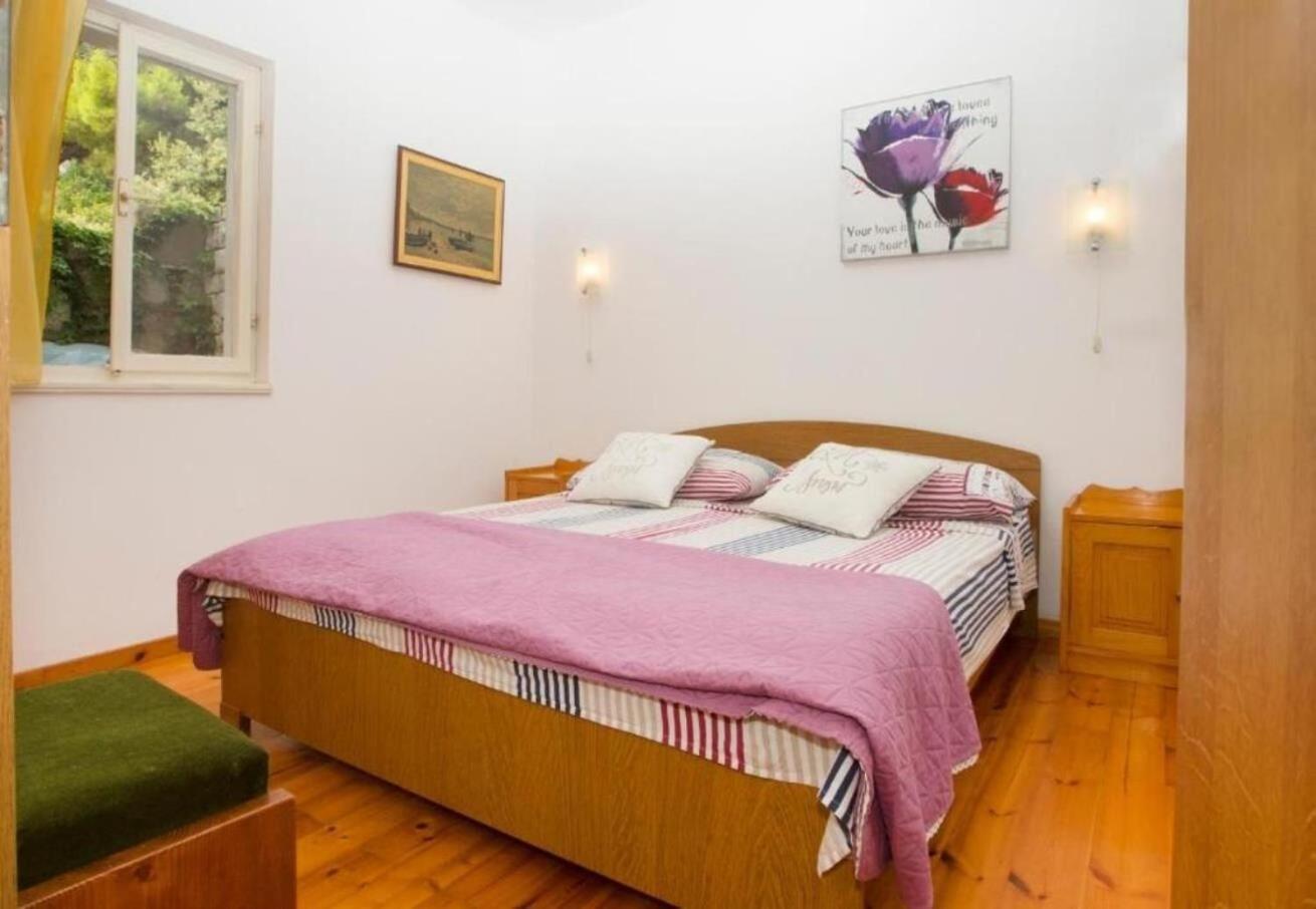 פוסטיר Apartments Damir - 80 M From Beach מראה חיצוני תמונה