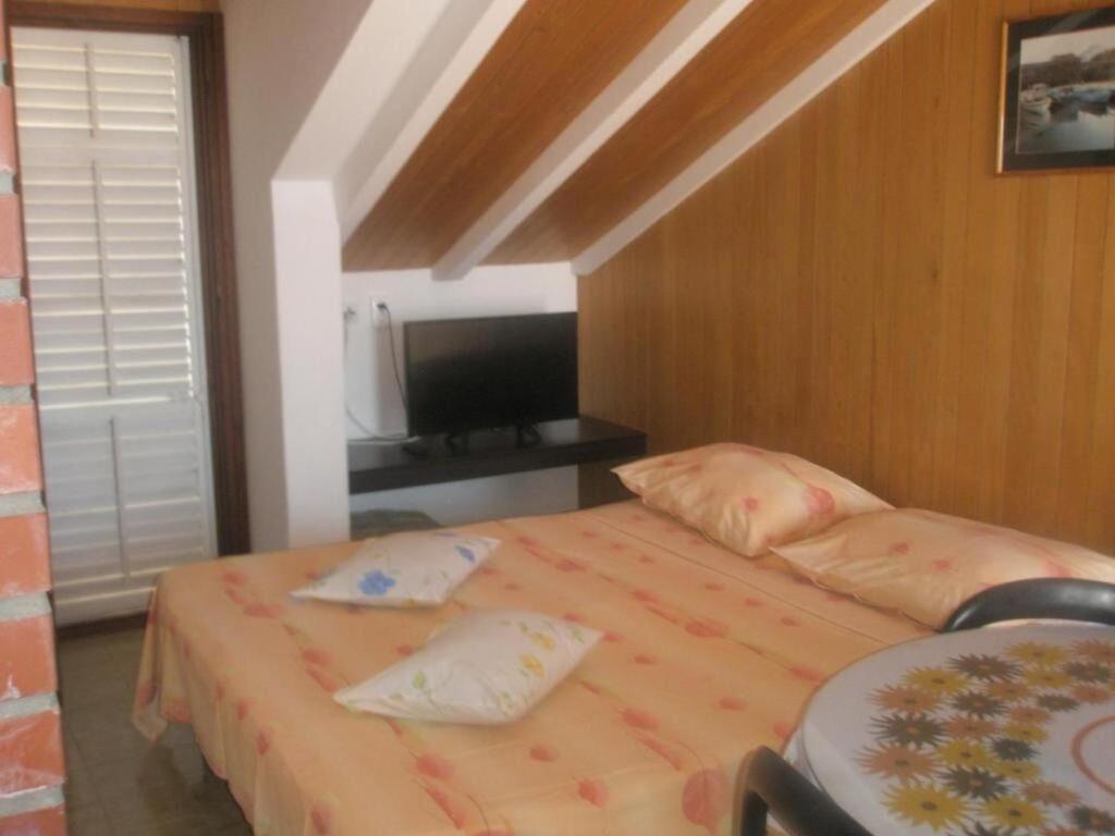 פוסטיר Apartments Damir - 80 M From Beach מראה חיצוני תמונה