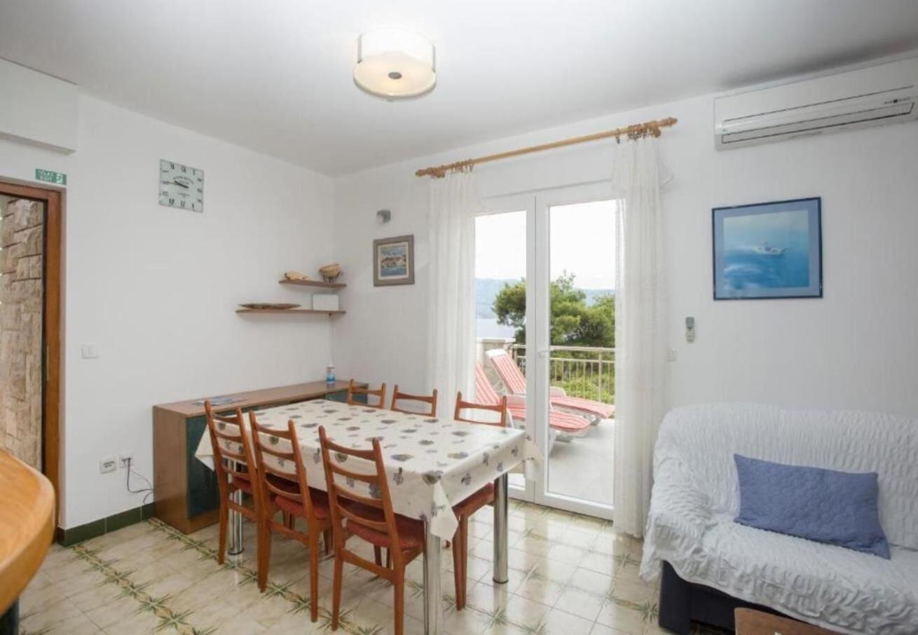 פוסטיר Apartments Damir - 80 M From Beach מראה חיצוני תמונה