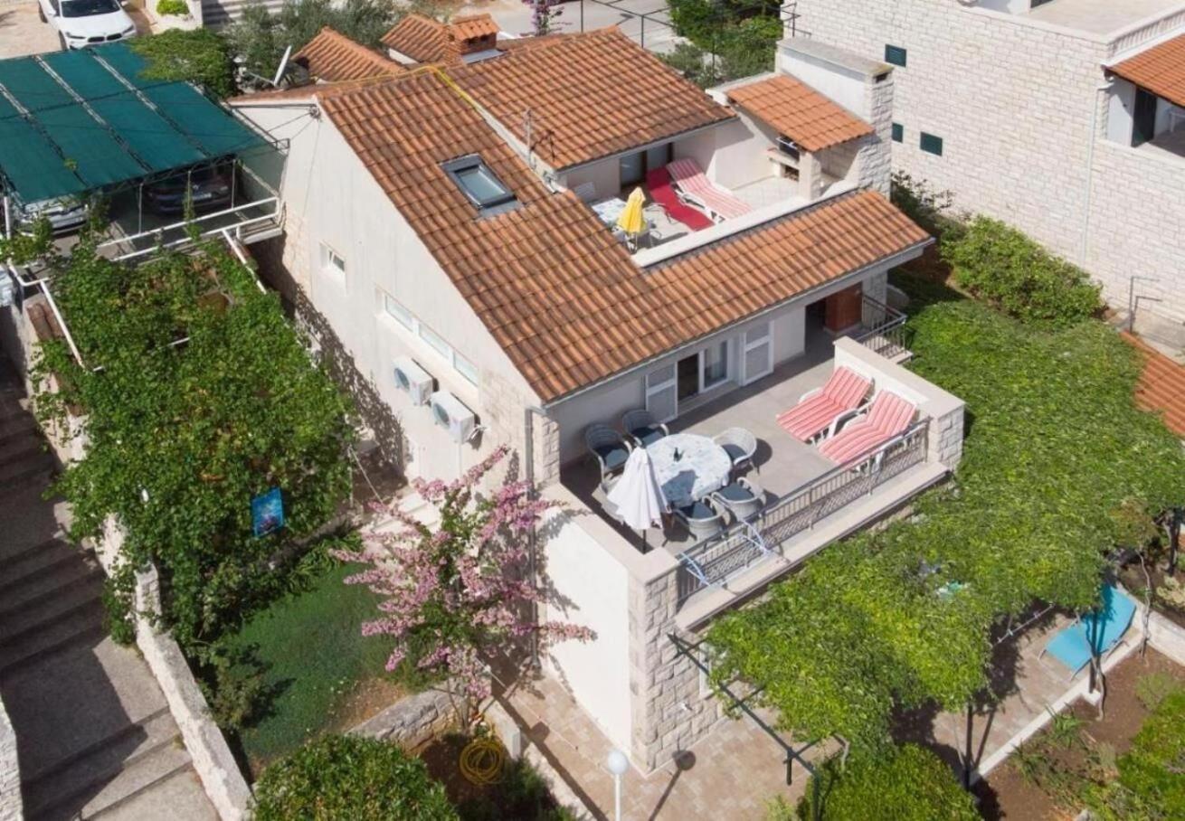 פוסטיר Apartments Damir - 80 M From Beach מראה חיצוני תמונה