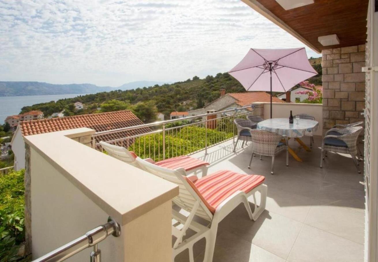 פוסטיר Apartments Damir - 80 M From Beach מראה חיצוני תמונה