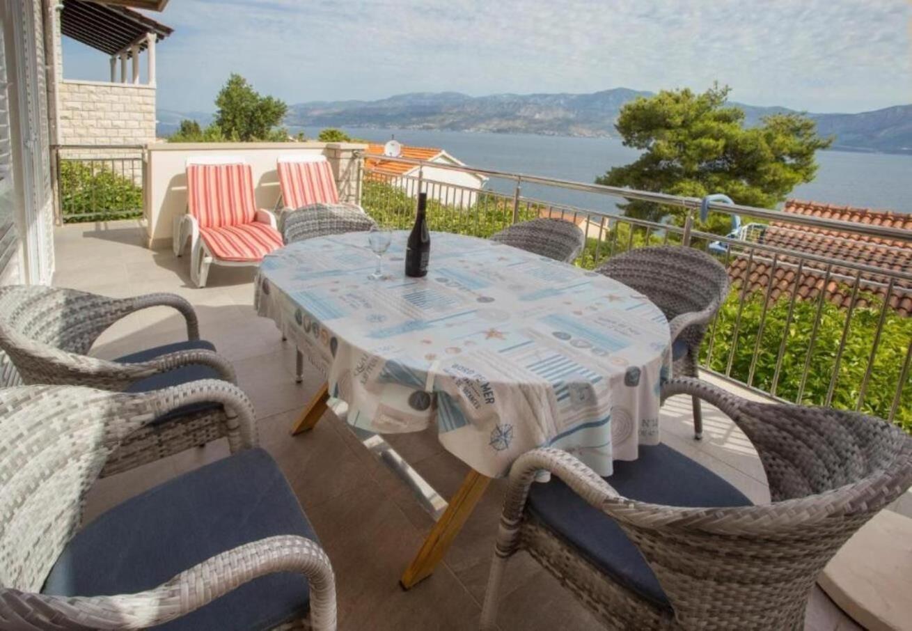 פוסטיר Apartments Damir - 80 M From Beach מראה חיצוני תמונה